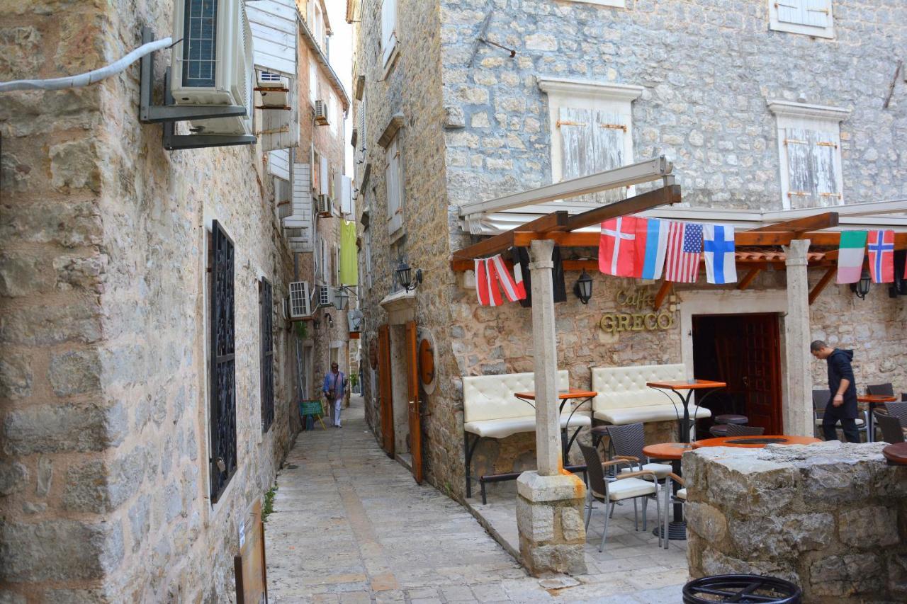 Montenegro Backpackers Home Будва Екстериор снимка