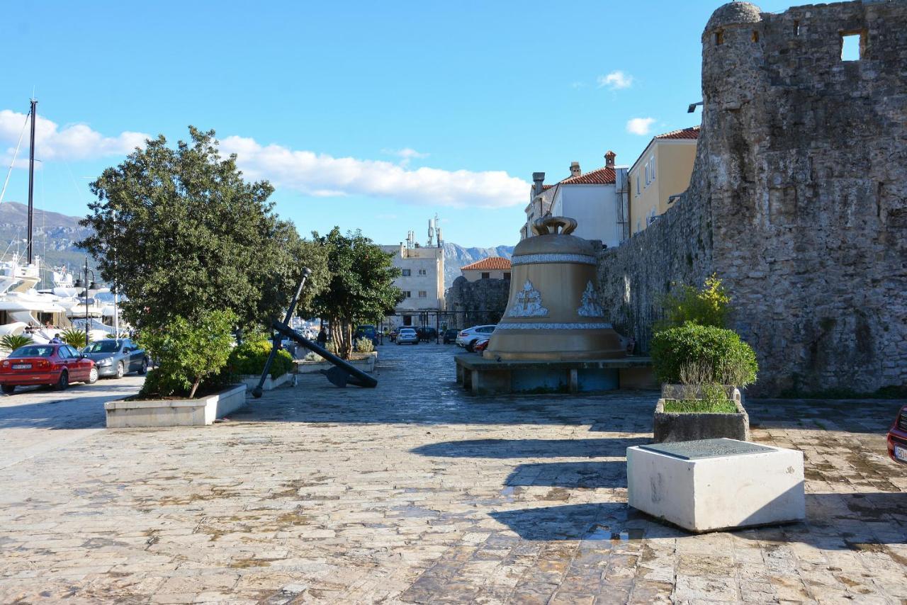 Montenegro Backpackers Home Будва Екстериор снимка