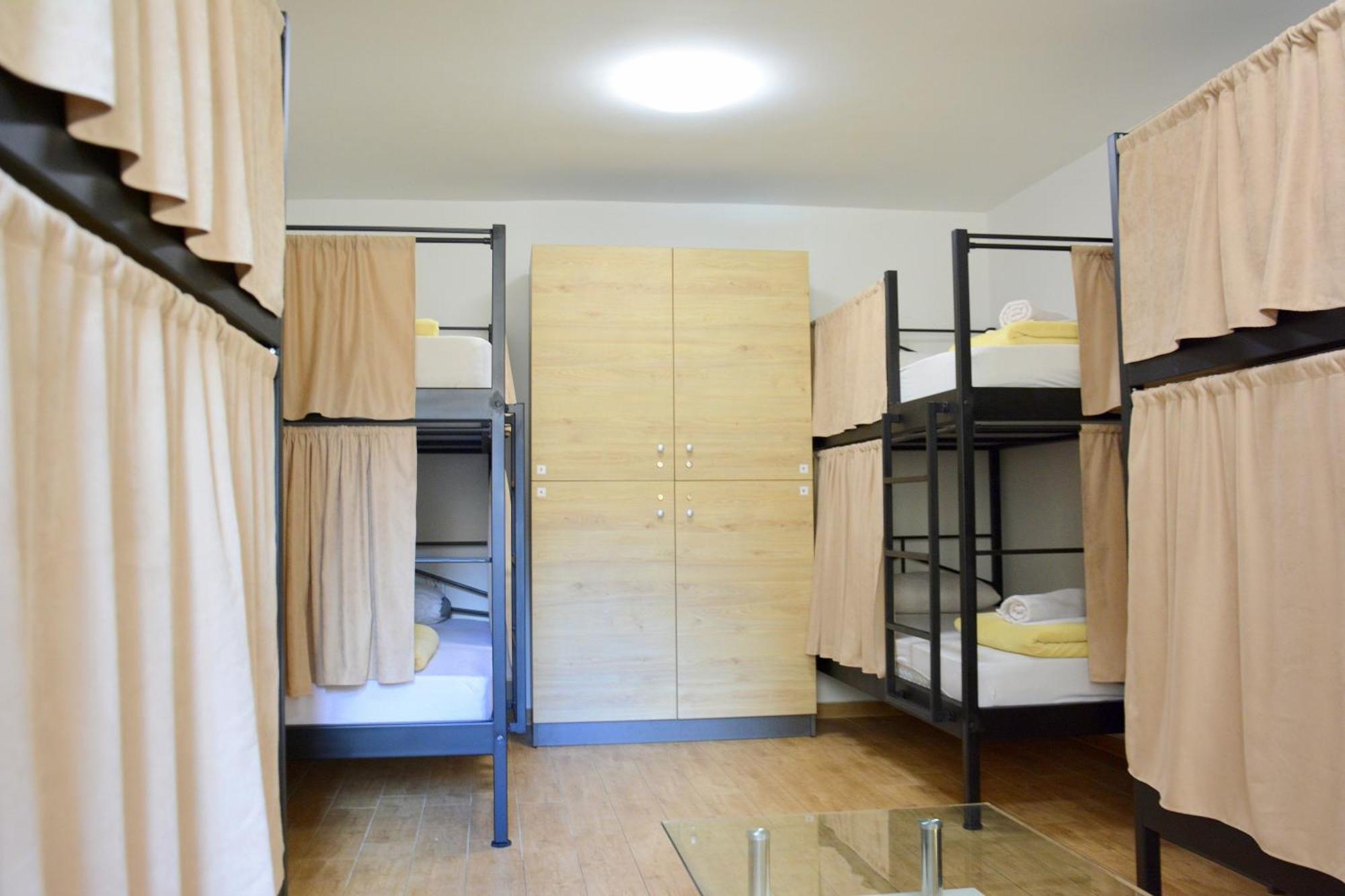 Montenegro Backpackers Home Будва Екстериор снимка