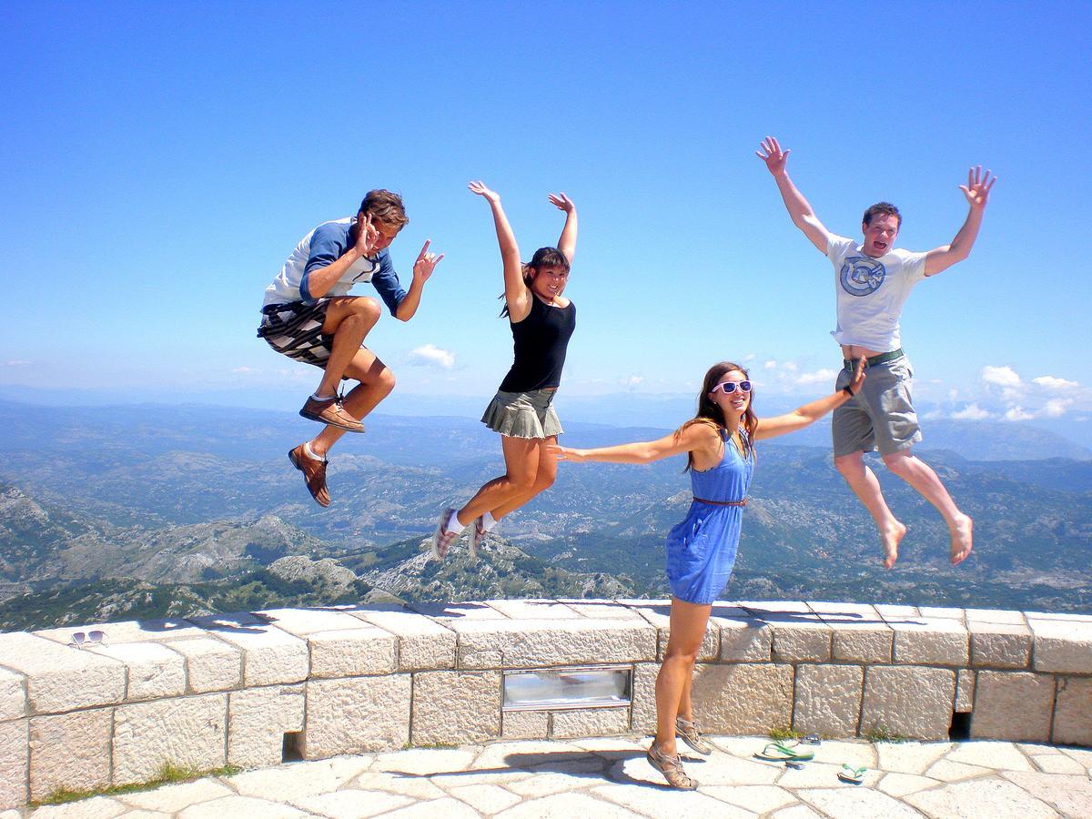 Montenegro Backpackers Home Будва Екстериор снимка